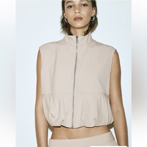 H&M BUBBLE-HEM GILET Zip-Front Cropped